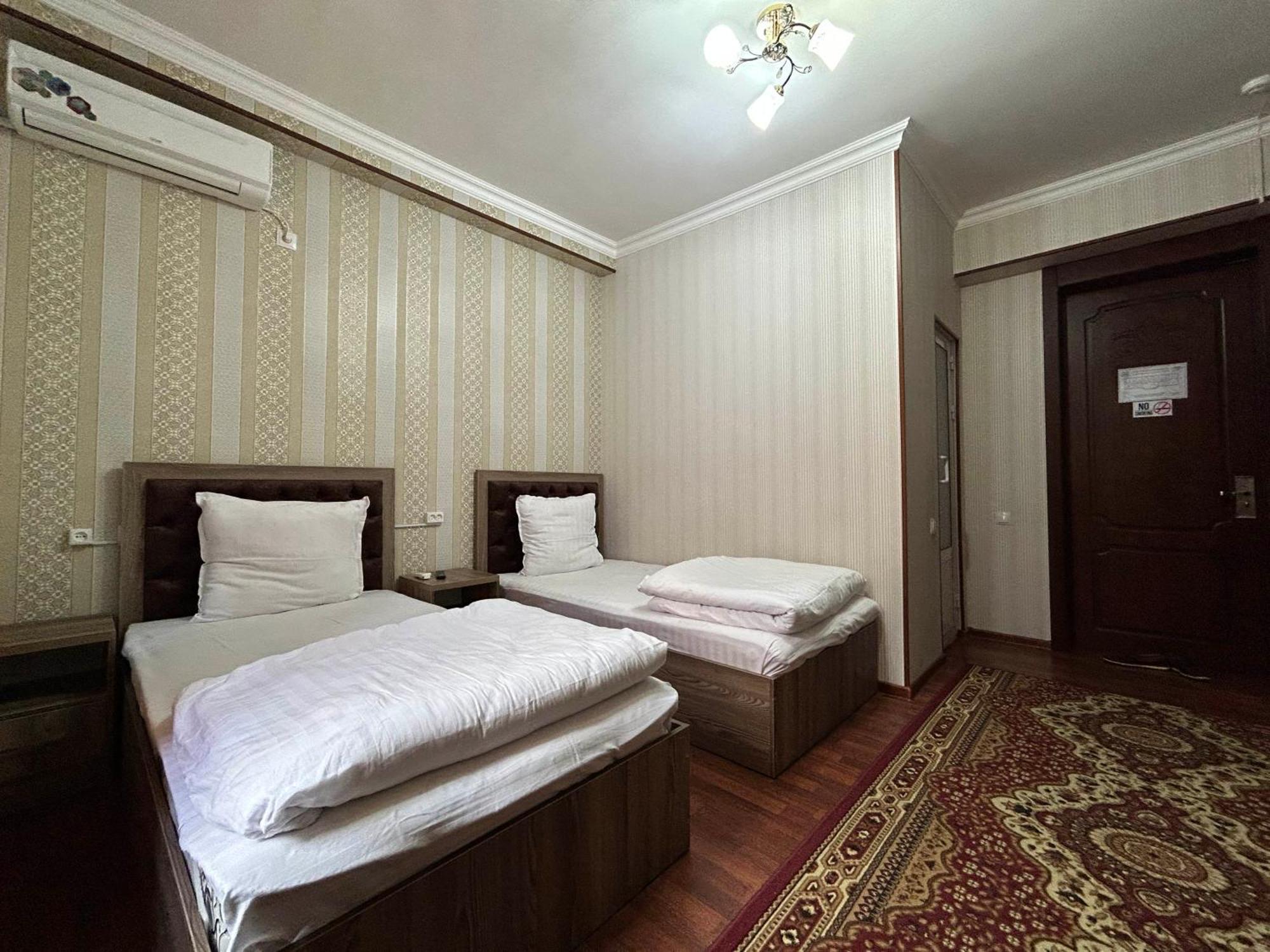Hotel Ishonch Samarkand Bilik gambar